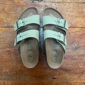 NEW Birkenstock Arizona Vegan Birkibuc in olive size 37